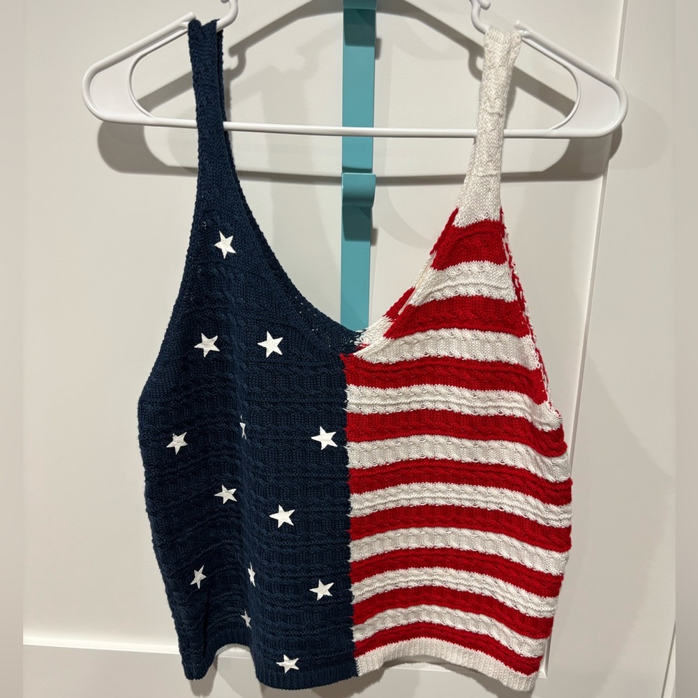 Moon & Madison American Flag Knit Tank Top USA Patriotic Sweater Tank Large
